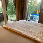 Przystanek Warmia- Caloroczny, Duza Lesna Dzialka *