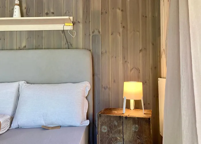 Holiday home Przystanek Warmia- Caloroczny, Duza Lesna Dzialka *